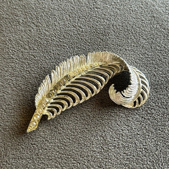 Vintage Rhinestone Feather Brooch - Picture 2 of 7